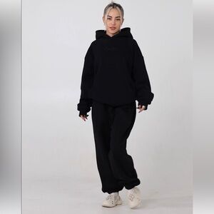 Comfrt Signature fit hoodie and sweatpants, black, size medium